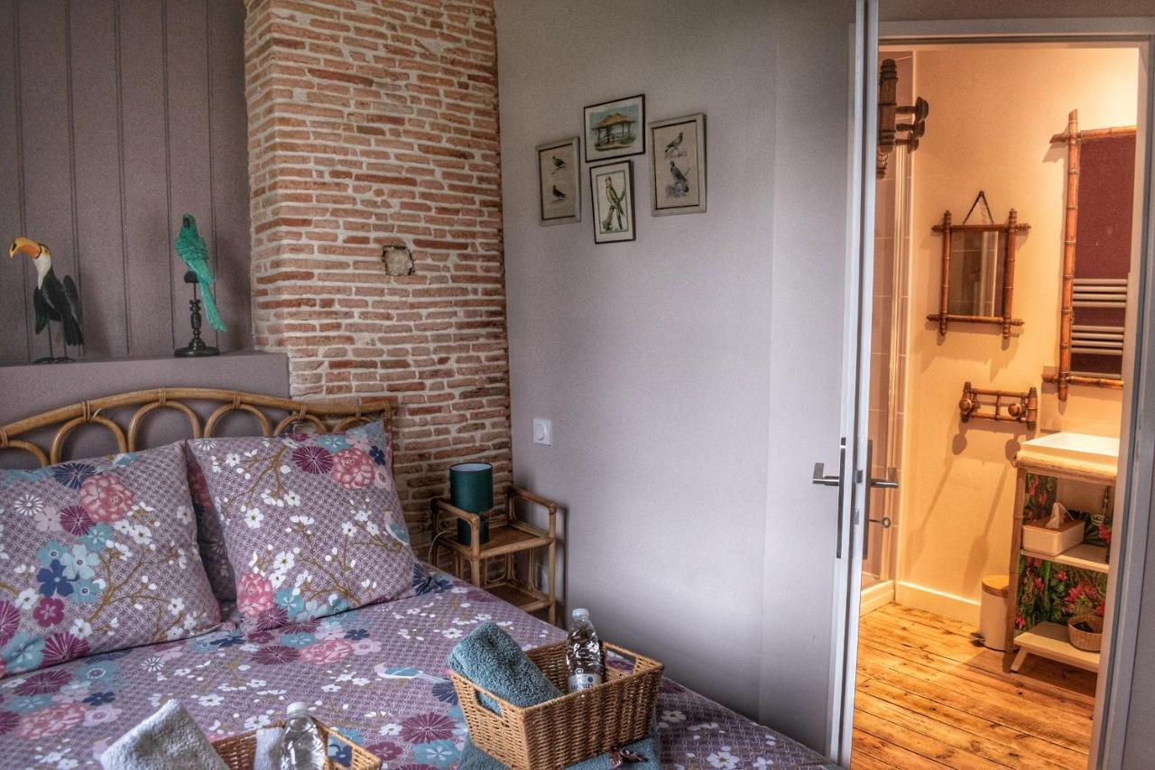 Les Volets Violets Bed & Breakfast Сал Стая снимка