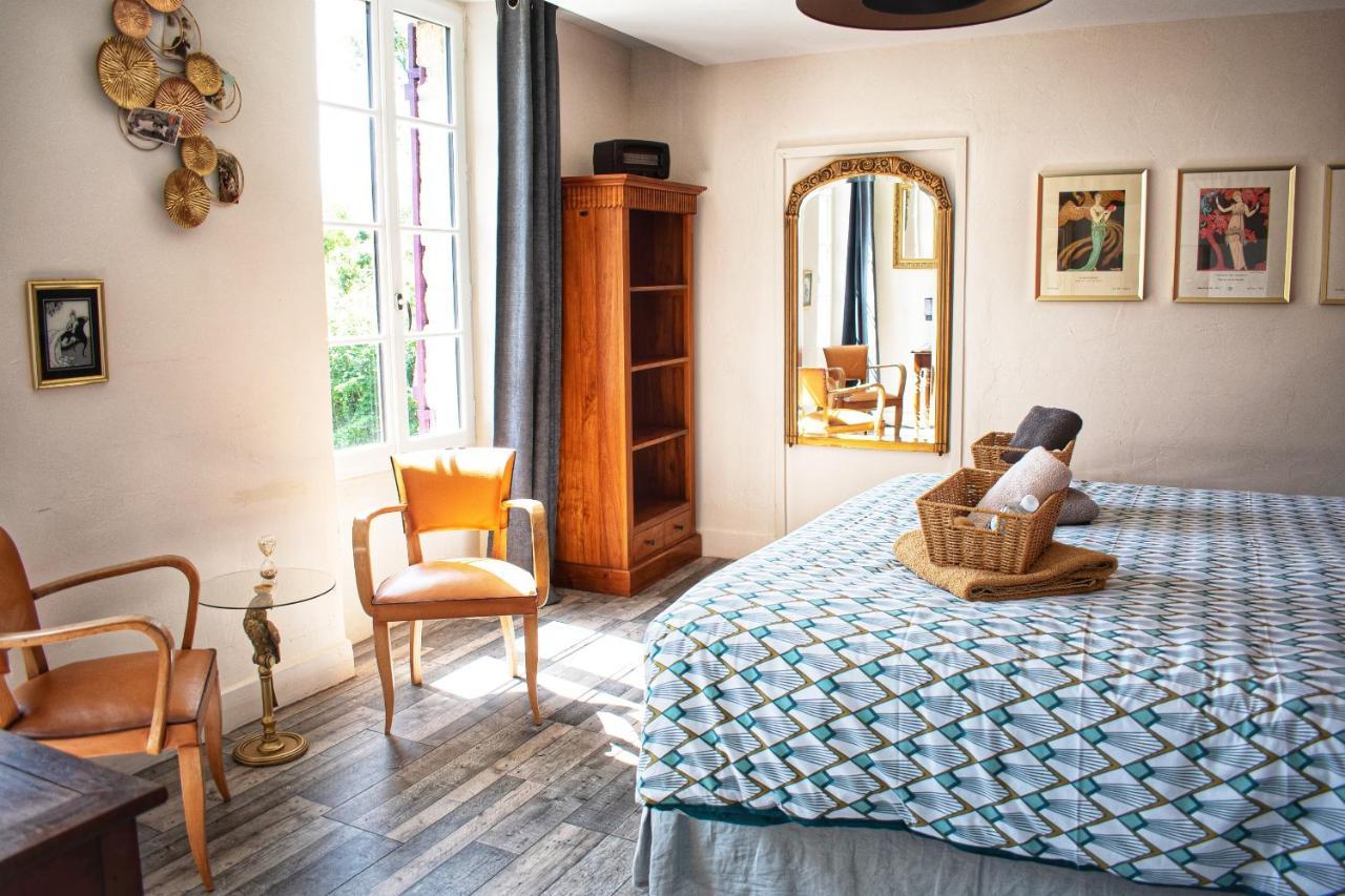 Les Volets Violets Bed & Breakfast Сал Екстериор снимка