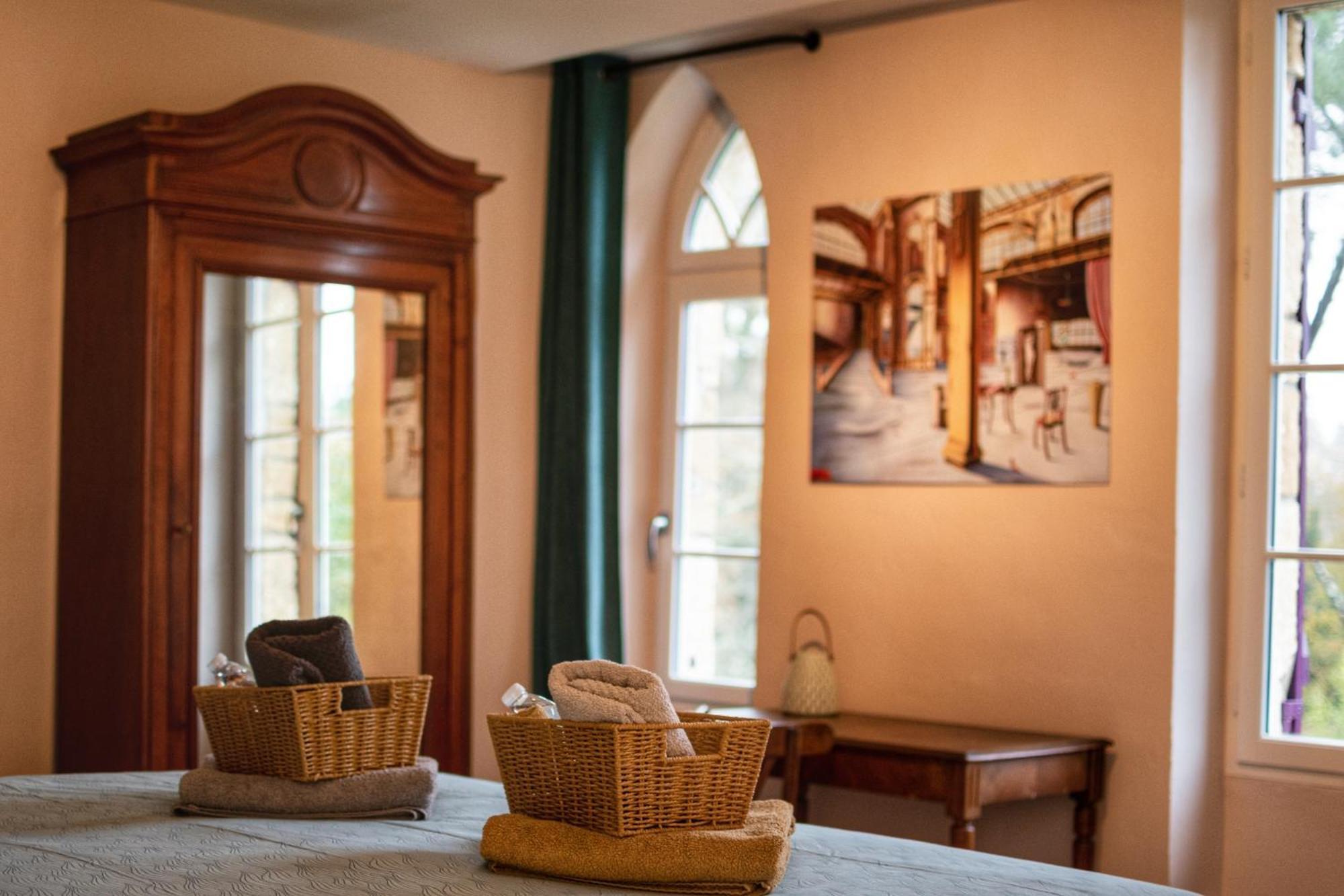 Les Volets Violets Bed & Breakfast Сал Стая снимка