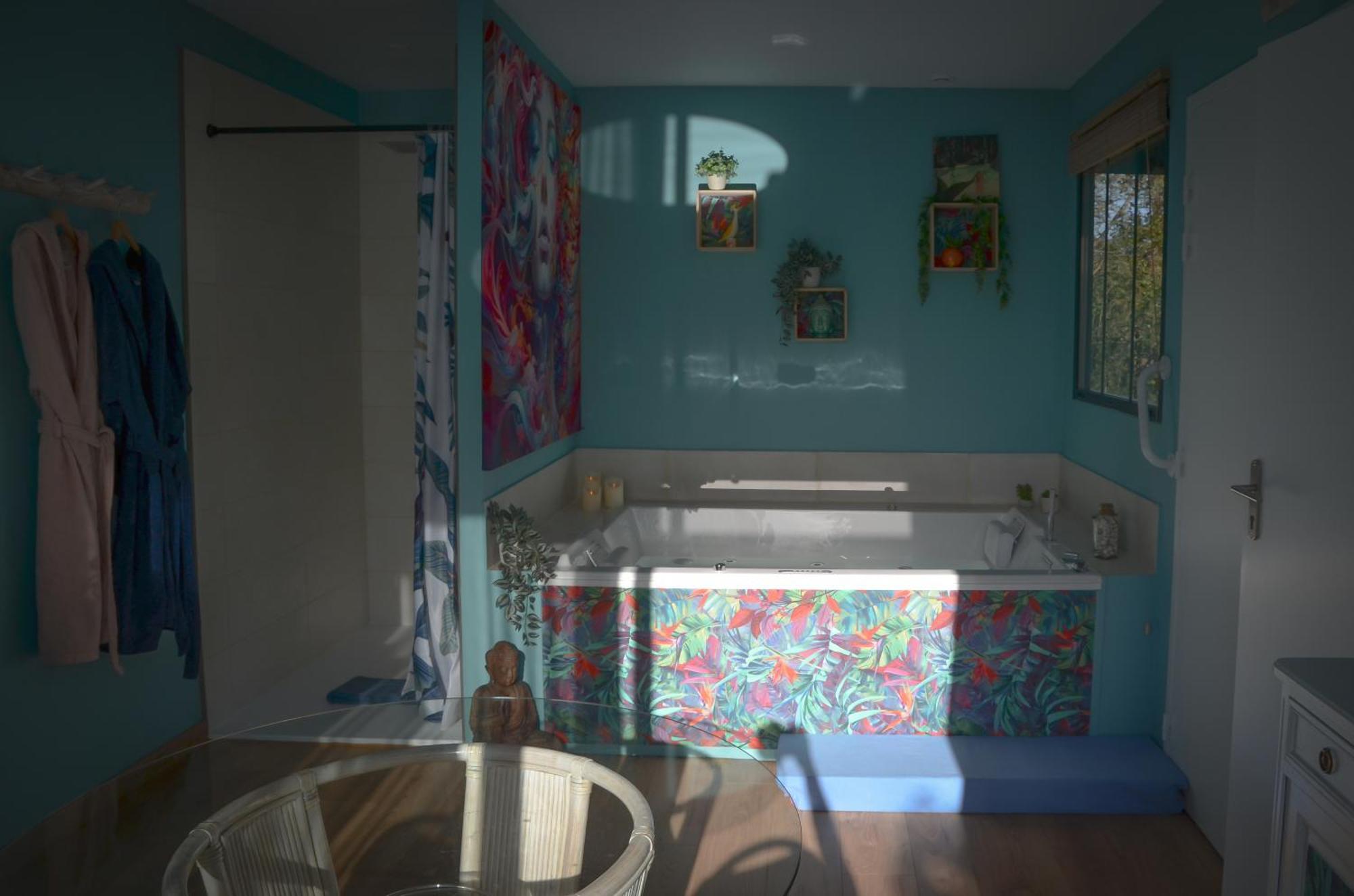 Les Volets Violets Bed & Breakfast Сал Екстериор снимка
